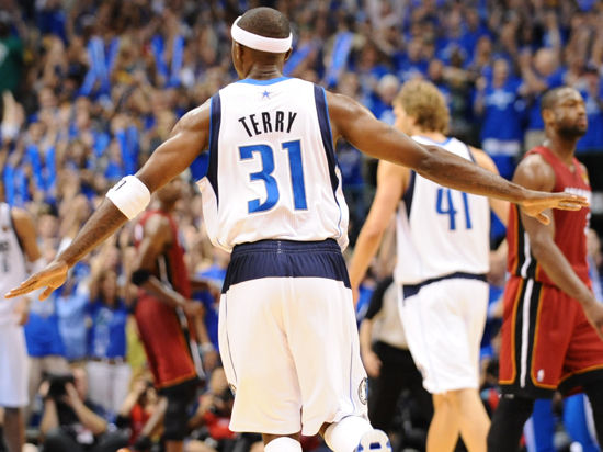 洛杉矶只有一个皇，那就是里皇（洛城仅有一位皇者，名为里皇）