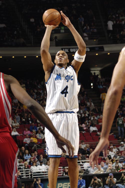 申花3-1津门虎连续两年屈居亚军，李嗣镕首秀即破门，吴曦点射（申花3-1力克津门虎，连续两季屈居亚军；李嗣镕首秀破门、吴曦点射建功）