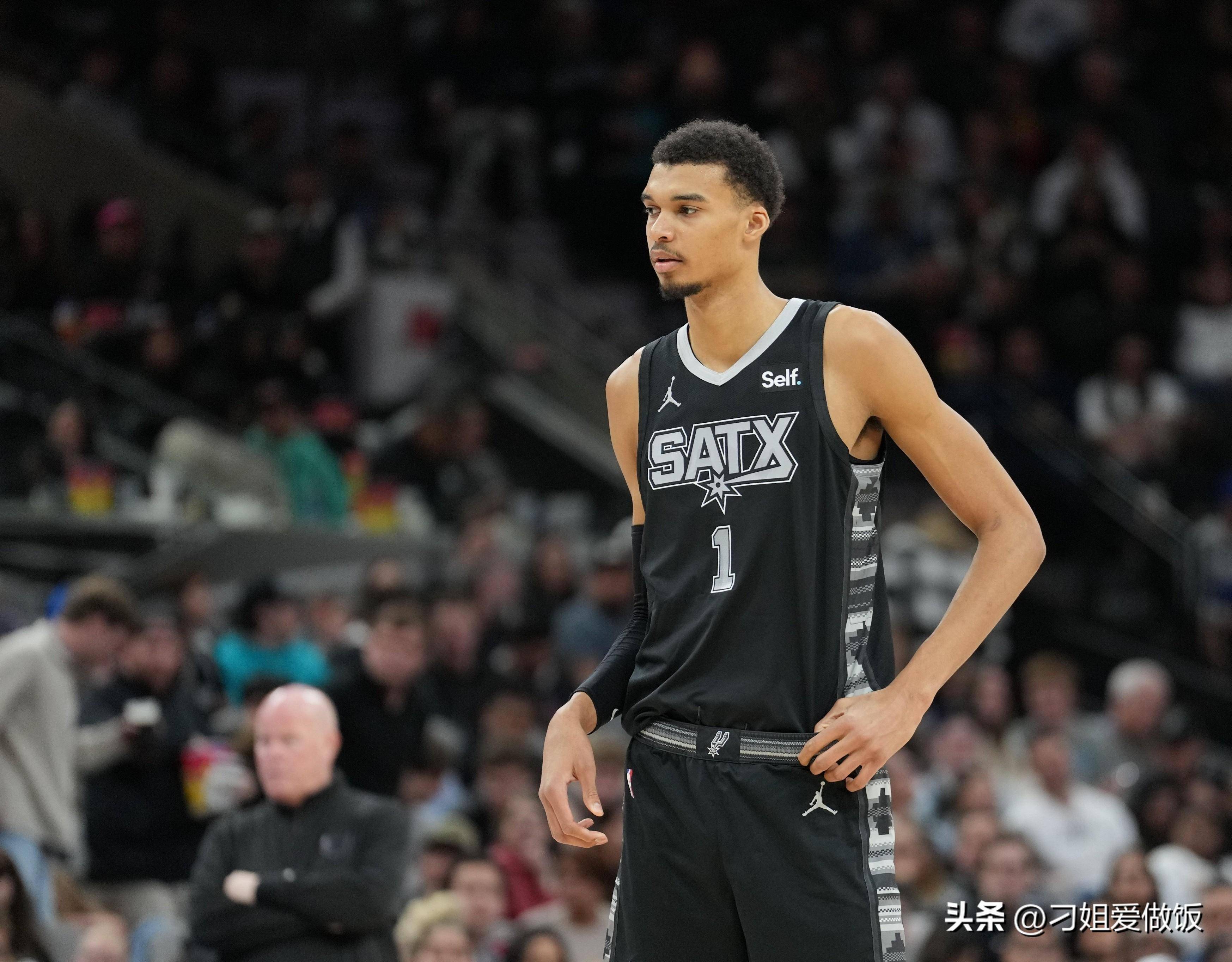 连续5个英超客场送助攻，B费成历史第五人（英超客场5连场送助攻，B费跻身历史第五）