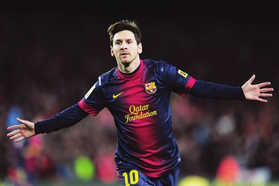 歌名应景，著名歌唱家波切利在世界杯抽签仪式演唱《今夜无人入眠》（波切利在世界杯抽签仪式献唱《今夜无人入眠》，歌名颇为应景）