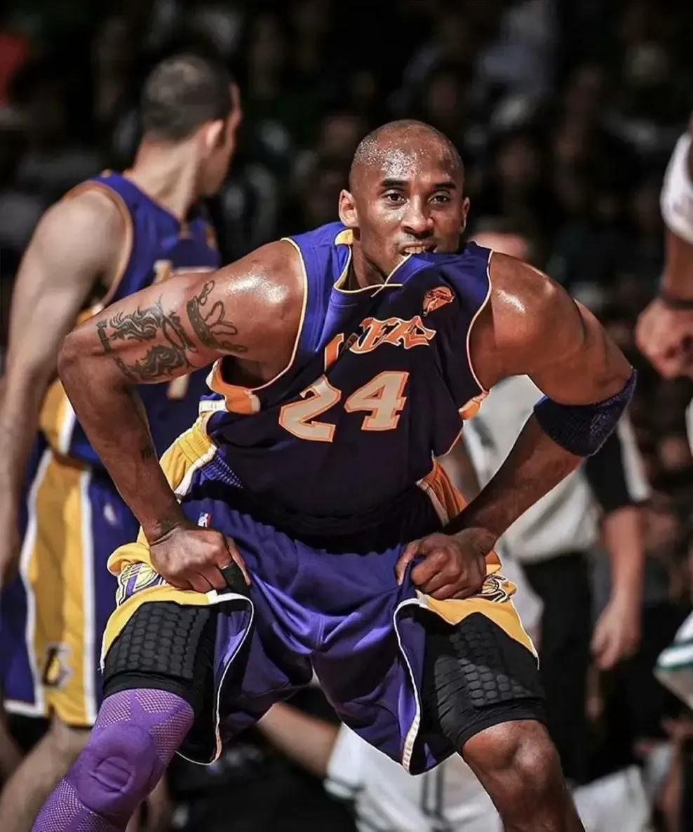 1次退赛引热议！郑钦文敢拒聚光灯，是遗憾还是冠军格局？（一次退赛成焦点：郑钦文选择不追光，是遗憾还是王者心态？）