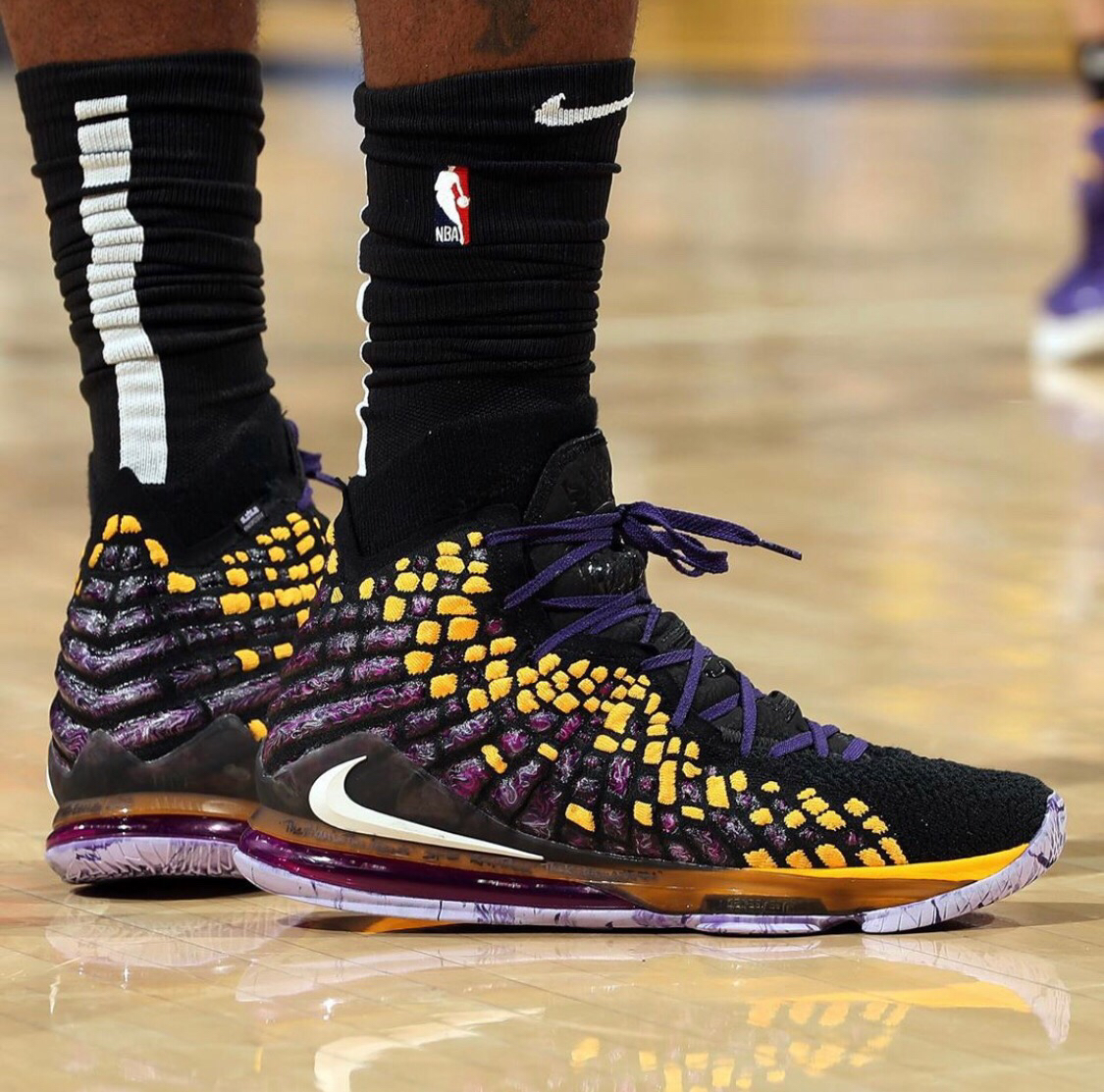 莱比锡董事：有几家俱乐部对谢什科很感兴趣，不会透露细节（莱比锡高层：多队有意谢什科，细节暂不公开）