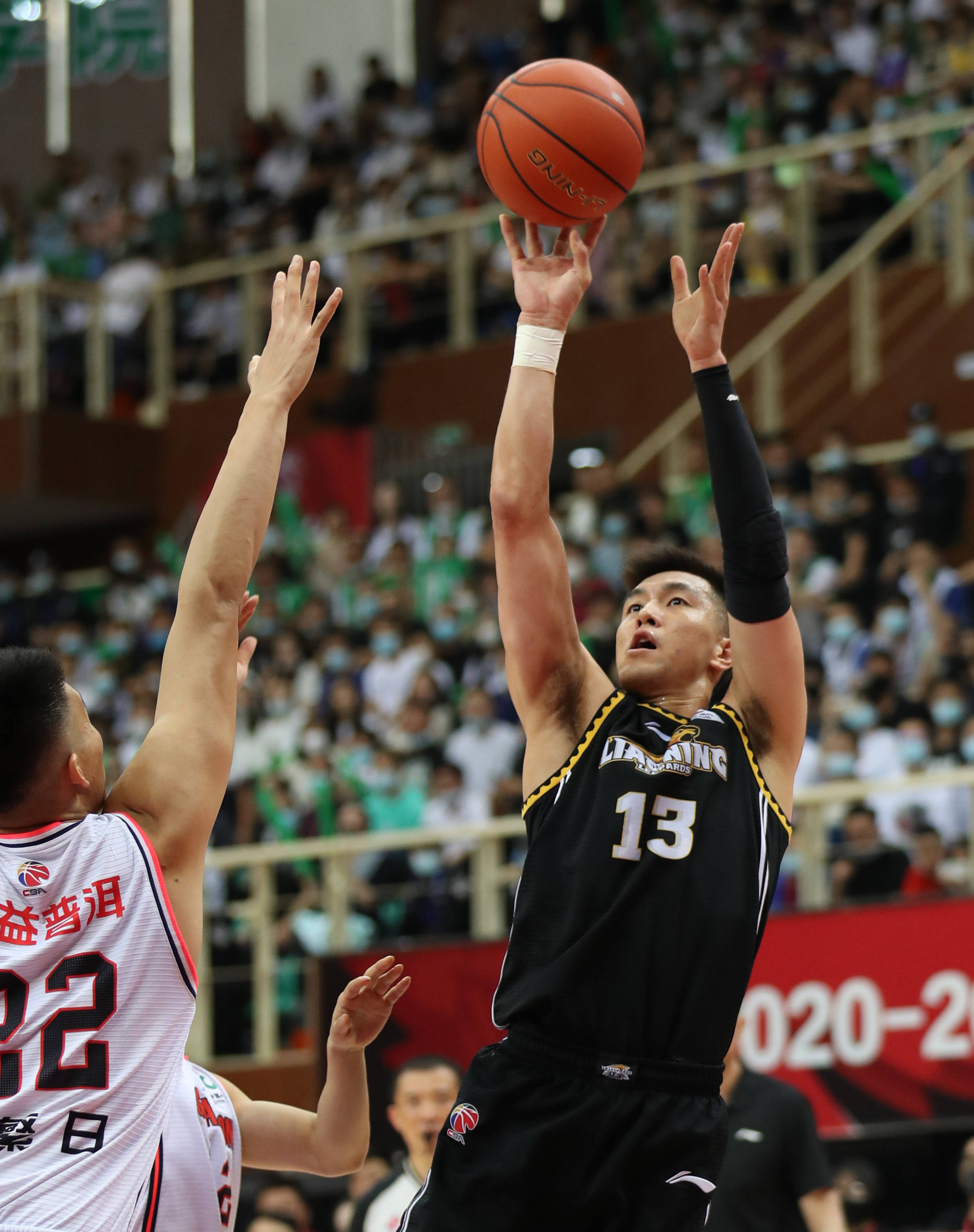 巴尔吉闪耀维拉马林，精彩进球与助攻助巴萨逆转贝蒂斯（巴尔吉维拉马林一传一射，助巴萨逆转战胜贝蒂斯）