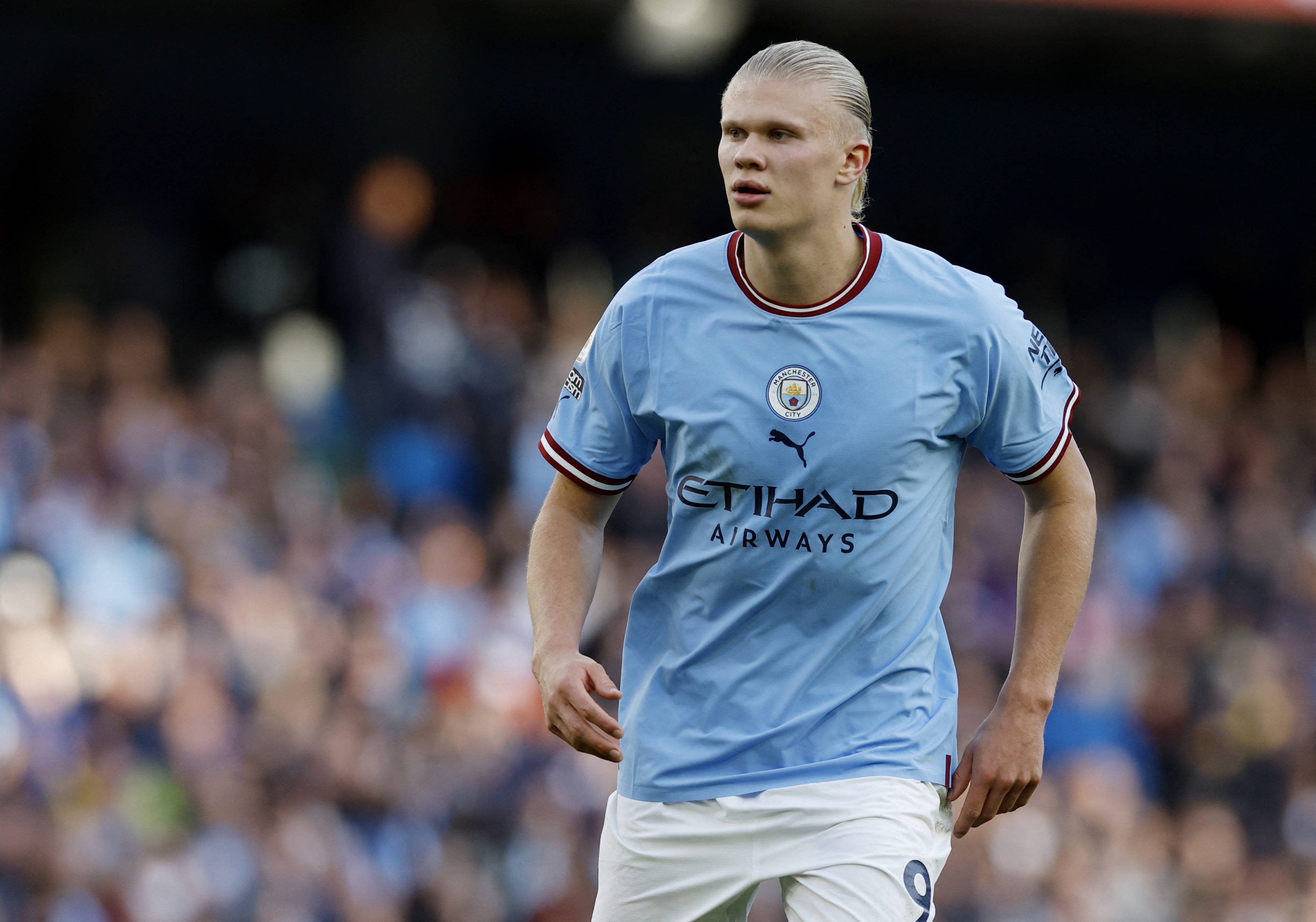 英超积分榜更新：曼城榜首压力加大,（英超最新积分形势：曼城领跑压力陡增）